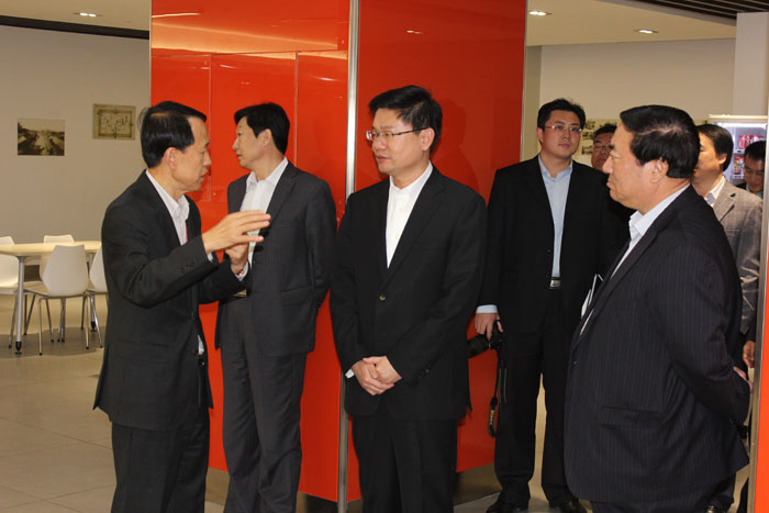 威海市委常委、統戰部長李在武視察聯橋集團