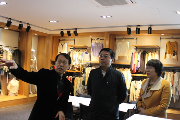 市商務局局長鄧勇一行視察聯橋集團