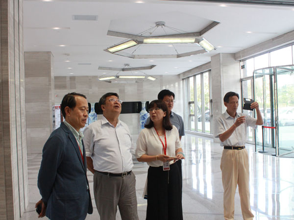 威海海洋職業學院張宗軍院長一行來聯橋集團參觀調研