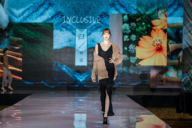 “創意 · 跨越 國家毛衫紗線資源共享平臺啟動儀式”在威海聯橋集團盛裝啟幕(圖40) “創意 · 跨越 國家毛衫紗線資源共享平臺啟動儀式”在威海聯橋集團盛裝啟幕(圖40)