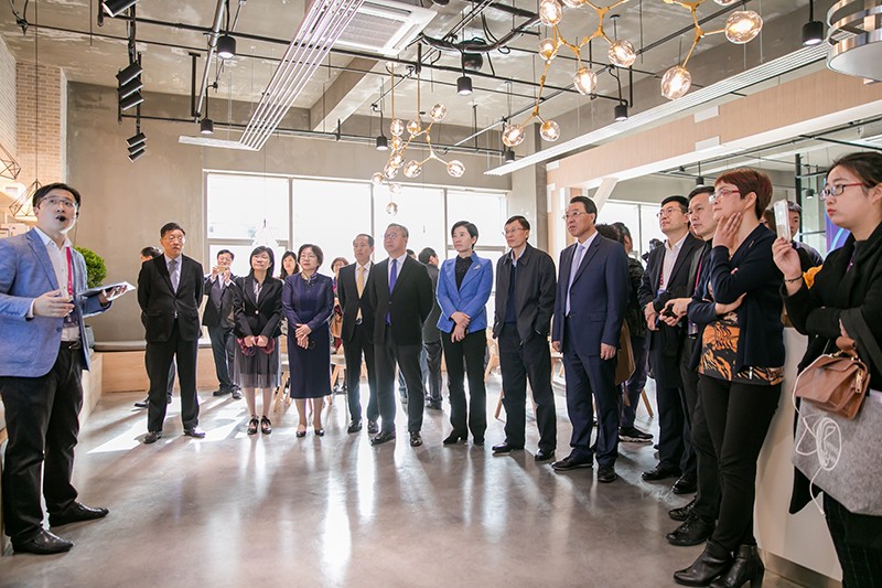 “創意 · 跨越 國家毛衫紗線資源共享平臺啟動儀式”在威海聯橋集團盛裝啟幕(圖19) “創意 · 跨越 國家毛衫紗線資源共享平臺啟動儀式”在威海聯橋集團盛裝啟幕(圖19)