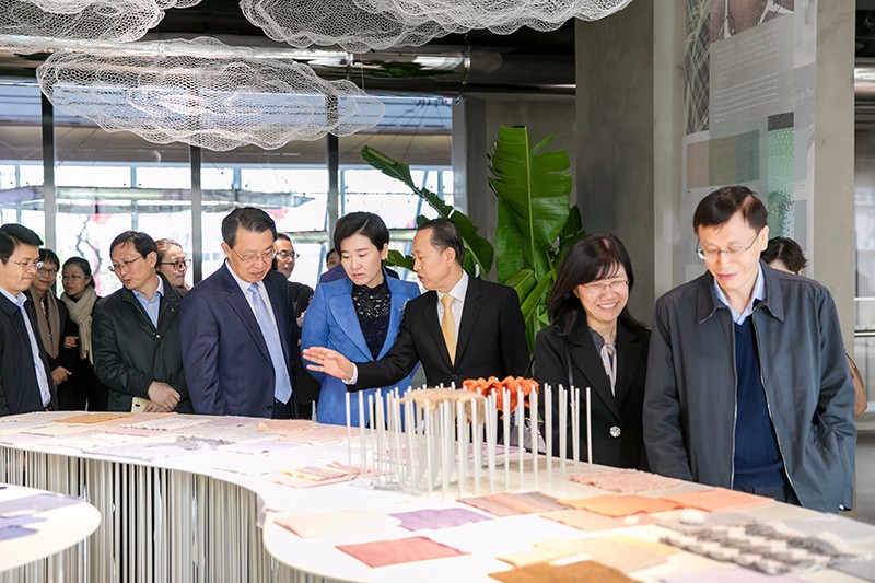 “創意 · 跨越 國家毛衫紗線資源共享平臺啟動儀式”在威海聯橋集團盛裝啟幕(圖20) “創意 · 跨越 國家毛衫紗線資源共享平臺啟動儀式”在威海聯橋集團盛裝啟幕(圖20)