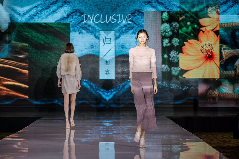 “創意 · 跨越 國家毛衫紗線資源共享平臺啟動儀式”在威海聯橋集團盛裝啟幕(圖42) “創意 · 跨越 國家毛衫紗線資源共享平臺啟動儀式”在威海聯橋集團盛裝啟幕(圖42)