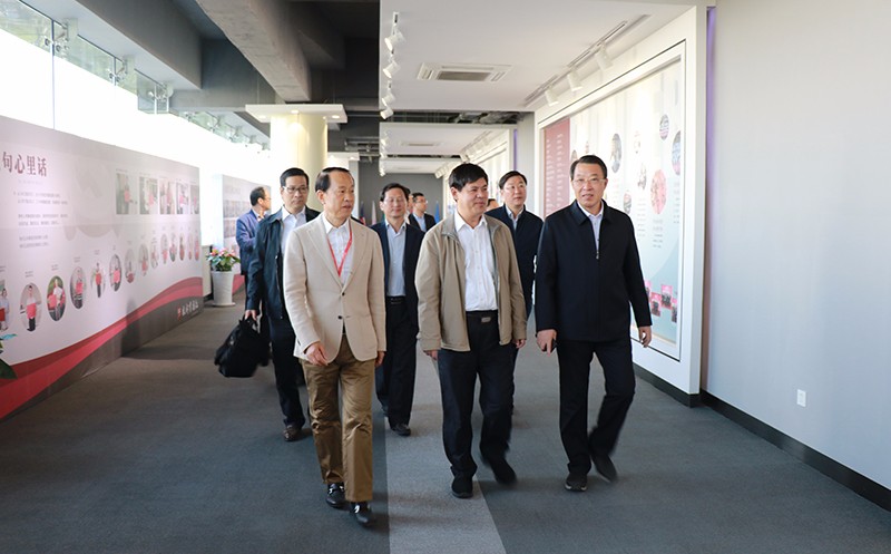 威海市副市長張偉一行來聯橋集團調研